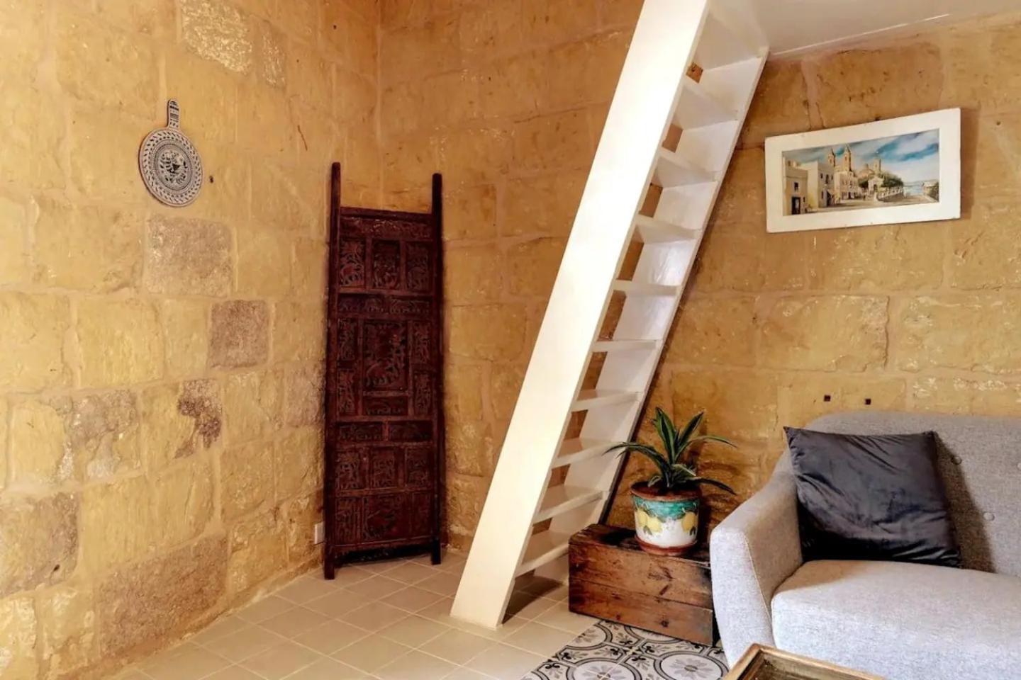 Historic Hideaways - 900 Year Old Converted Studios Victoria Exteriör bild