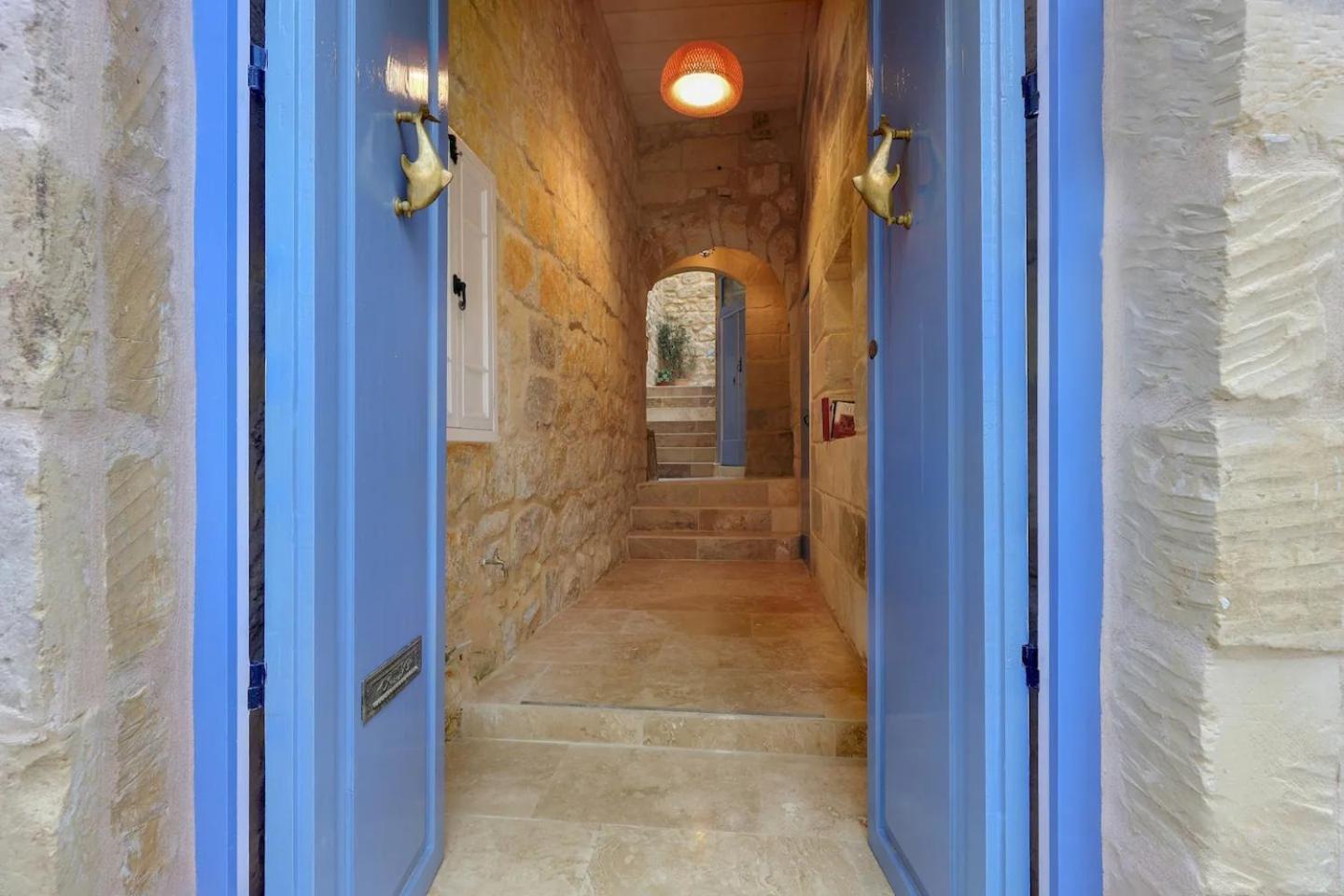 Historic Hideaways - 900 Year Old Converted Studios Victoria Exteriör bild