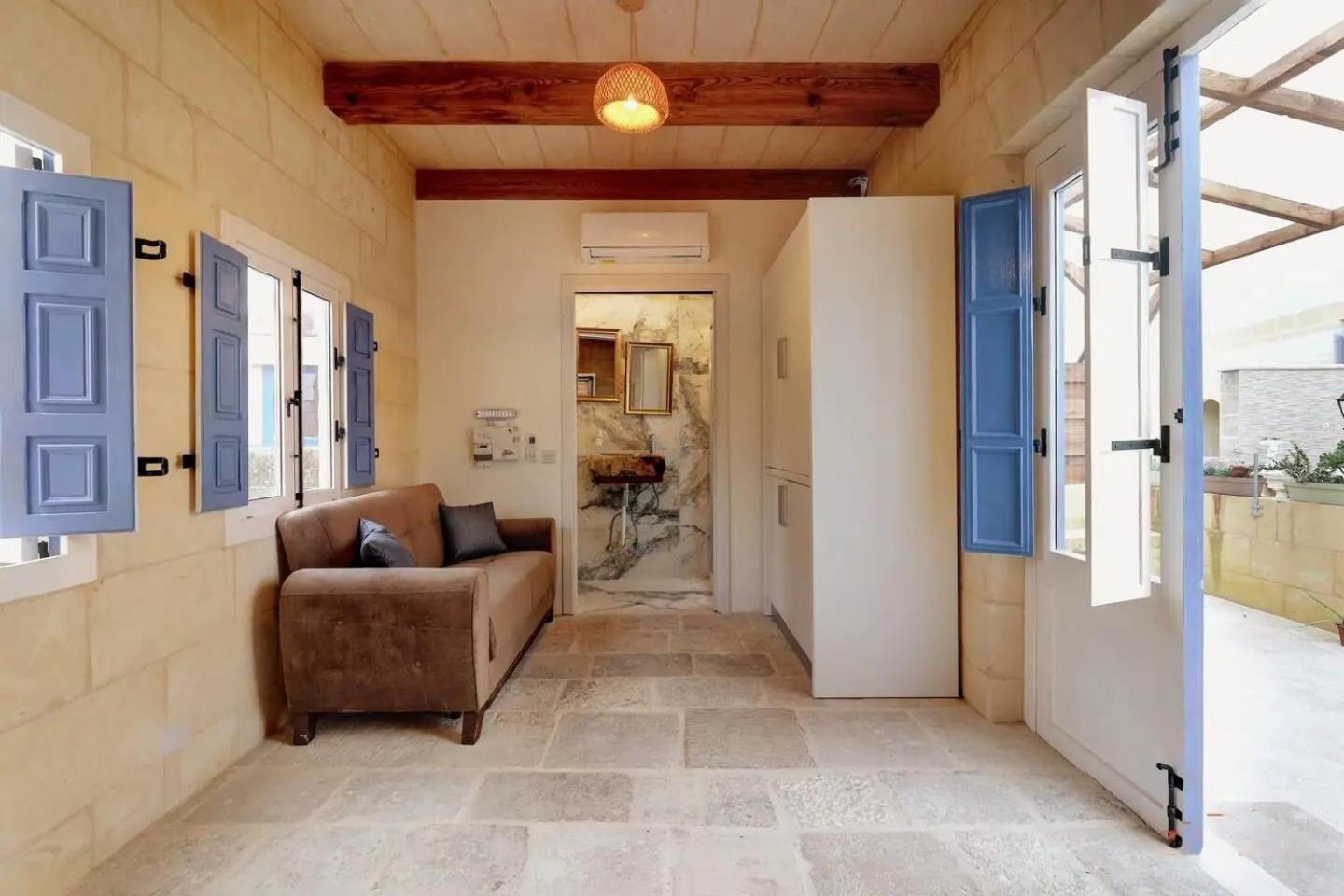 Historic Hideaways - 900 Year Old Converted Studios Victoria Exteriör bild