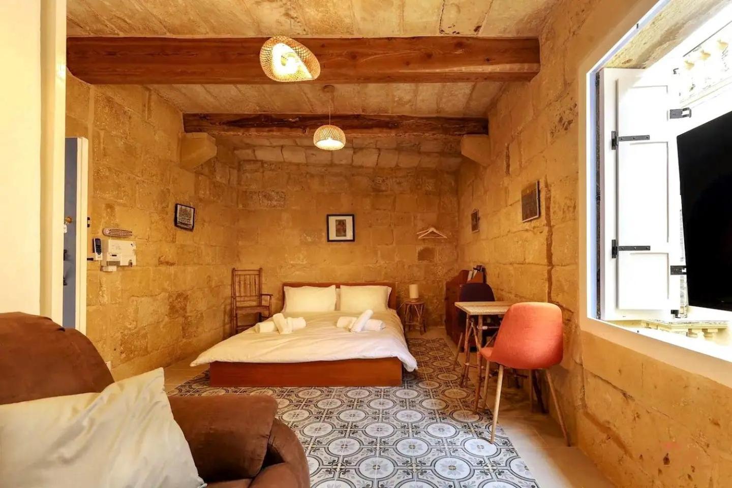 Historic Hideaways - 900 Year Old Converted Studios Victoria Exteriör bild
