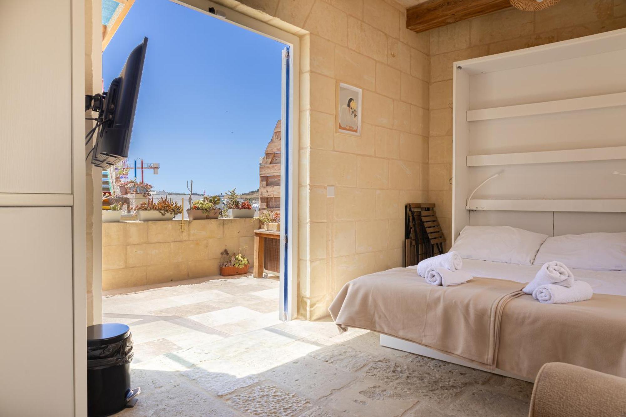 Historic Hideaways - 900 Year Old Converted Studios Victoria Exteriör bild