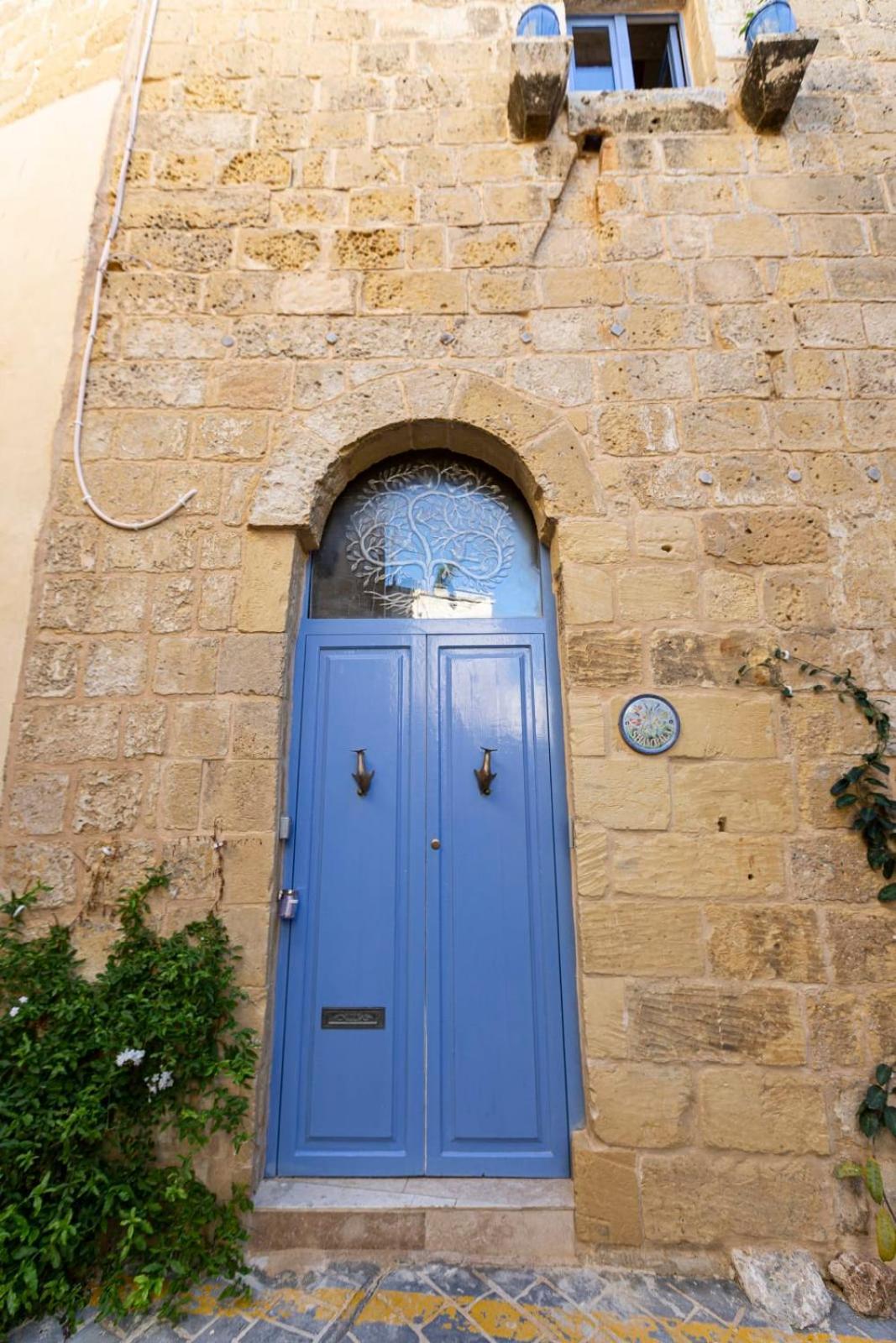 Historic Hideaways - 900 Year Old Converted Studios Victoria Exteriör bild